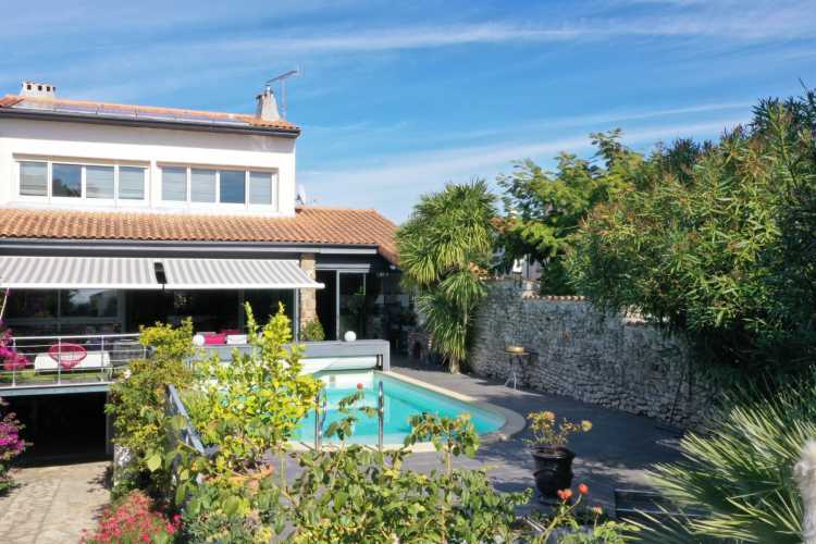 Cabinet Briand | Agent immobilier Royan, agence spécialiste des biens immobiliers de prestige sur la côte charentaise