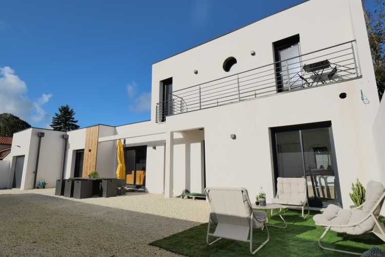 Cabinet Briand | Agent immobilier Royan, agence spécialiste des biens immobiliers de prestige sur la côte charentaise