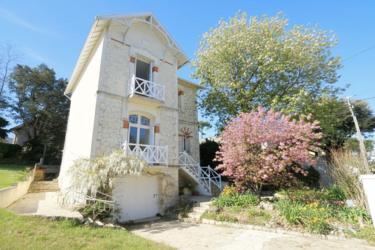 Cabinet Briand | Agent immobilier Royan, agence spécialiste des biens immobiliers de prestige sur la côte charentaise