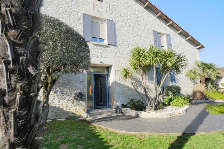 Cabinet Briand | Agent immobilier Royan, agence spécialiste des biens immobiliers de prestige sur la côte charentaise